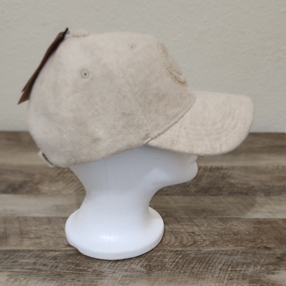 Steve Madden Cream Smiley Face Hat - Picture 4 of 6